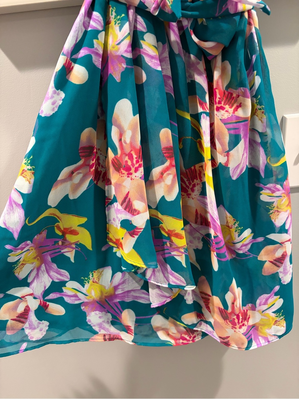 Express Strapless Floral Tie Mini Dress Size 2 - Picture 8 of 10